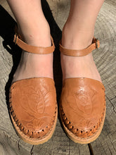 Load image into Gallery viewer, La Rosa Strap