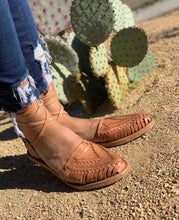 Load image into Gallery viewer, Caramelo Lace up