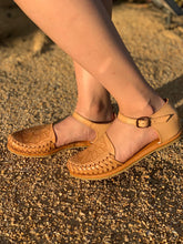 Load image into Gallery viewer, Girasol tan strap on