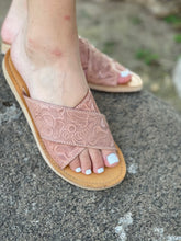 Load image into Gallery viewer, Dulce slip on