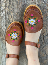 Load image into Gallery viewer, Florecita blanca