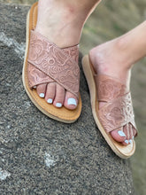 Load image into Gallery viewer, Dulce slip on