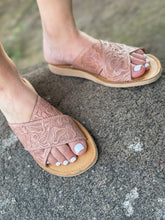 Load image into Gallery viewer, Dulce slip on