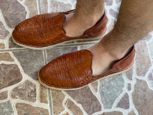 Load image into Gallery viewer, Men slip on (shedron)
