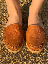 Load image into Gallery viewer, Rosa tan
