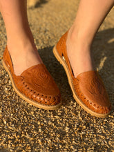 Load image into Gallery viewer, Rosa tan
