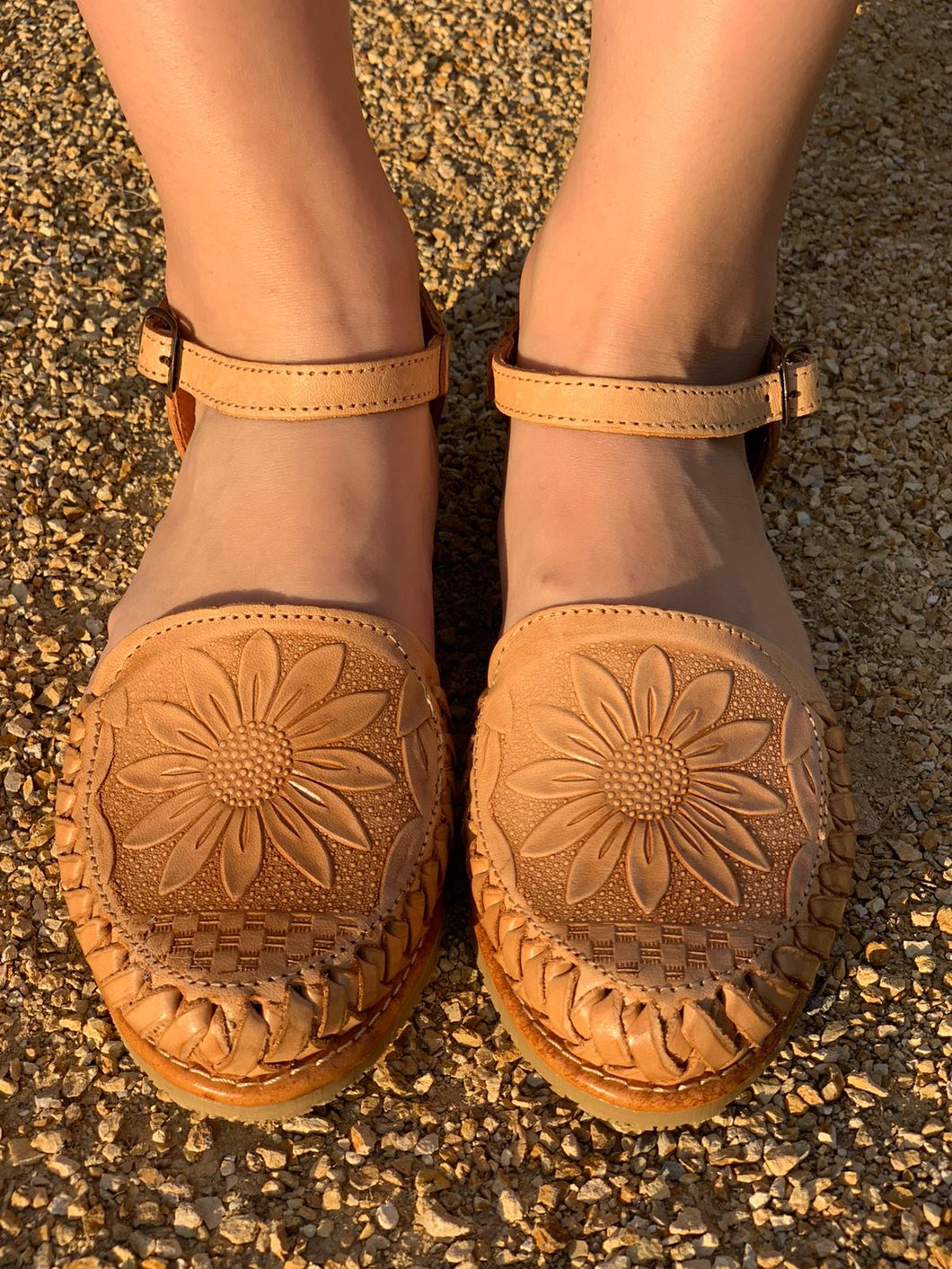 Girasol tan strap on