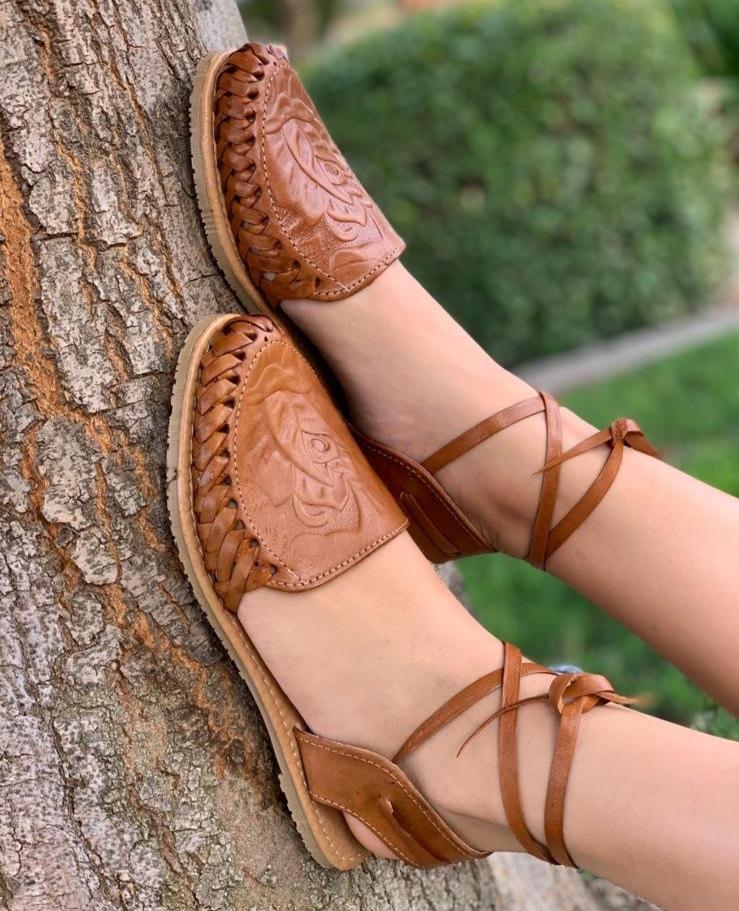 Lace up rosa huaraches