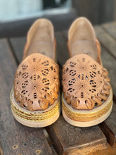 Load image into Gallery viewer, Biselado con plataforma
