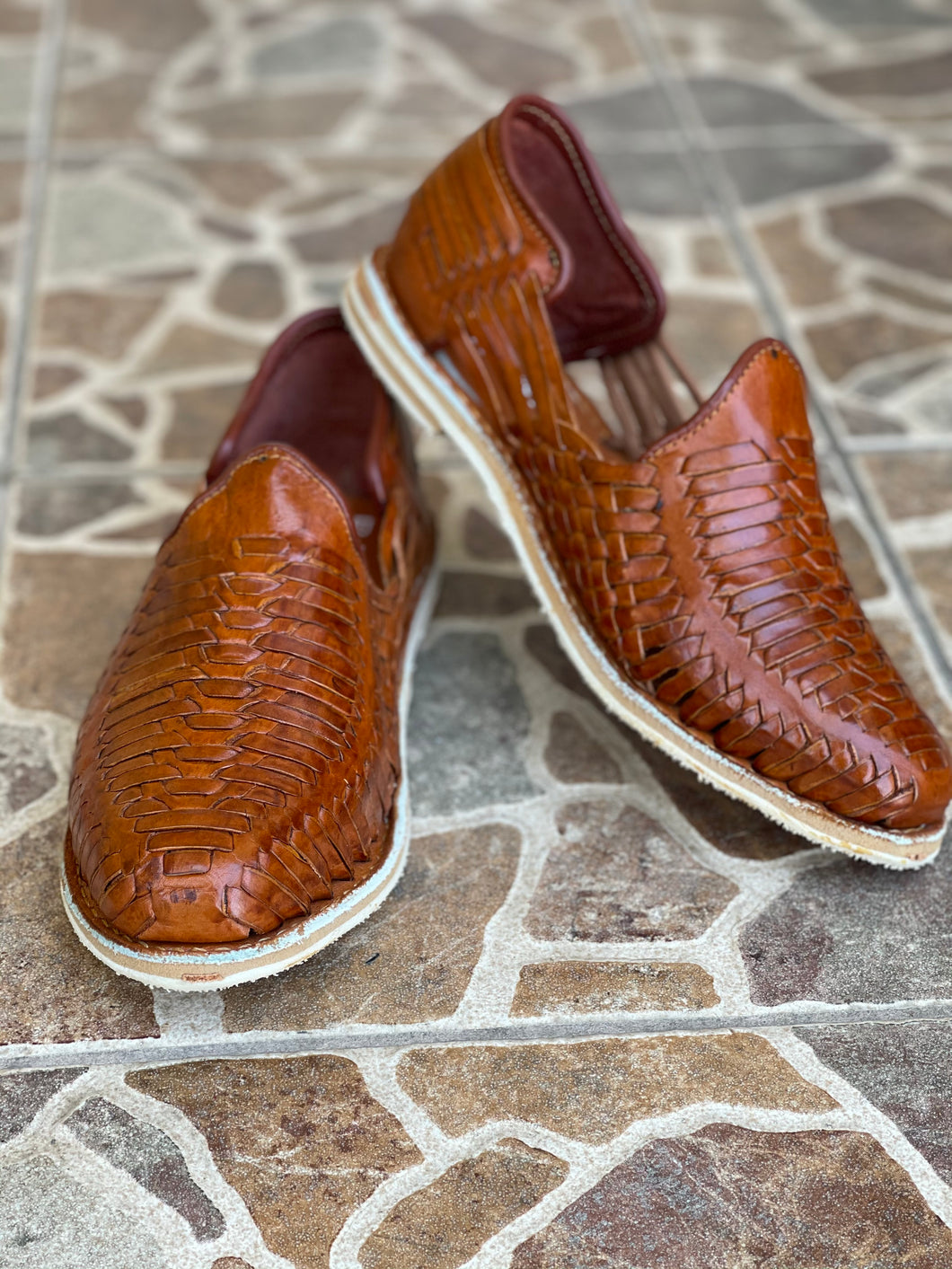 Men slip on (shedron)